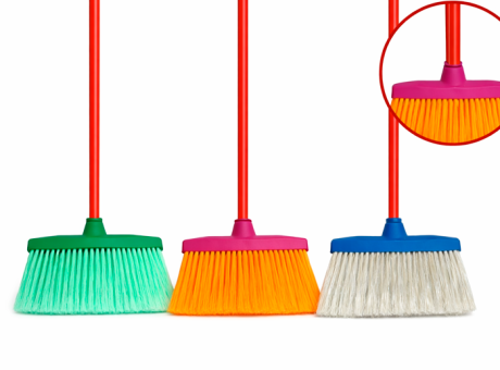 MULTIMAX ESCOBA DOBLE BARRIDO ECONÓMICA C/ PALO X 12 UNID.