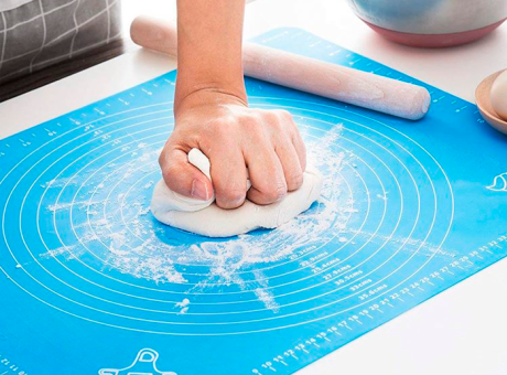 Imagen de TAPETE DE SILICONA PARA AMASAR 38X46 GJD-4050